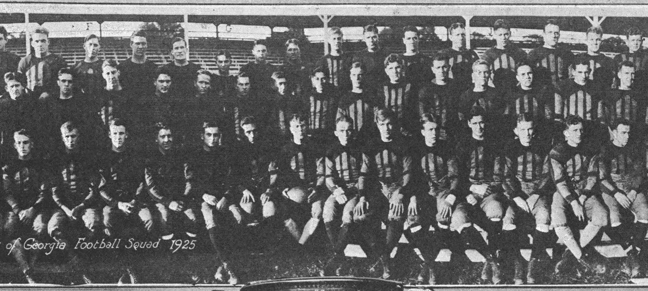 A group photograph of the 1925 Georgia Bulldogs football team