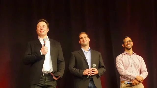 Some fun moments from the Tesla 2019 Annual Shareholder Meeting With Elon and J.B. and Drew, 14+ year Tesla veterans.