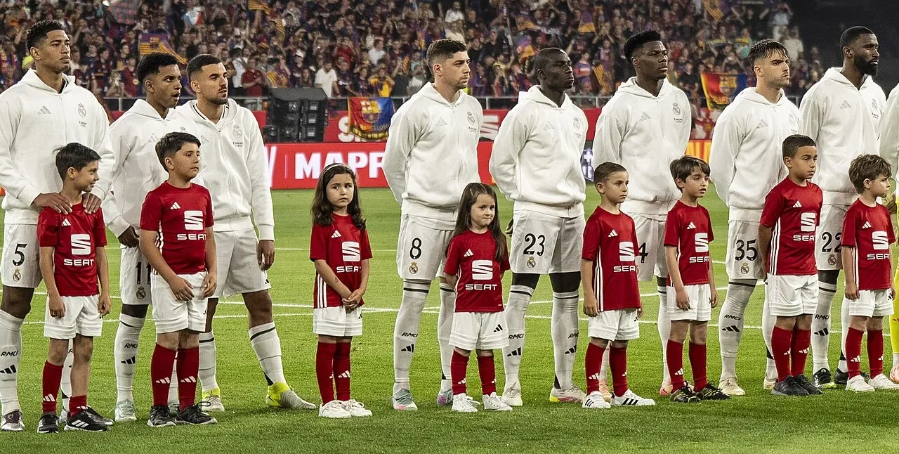 2025 04 26 Final de la Copa del Rey - 54482387776 (Elenco do Real Madrid)