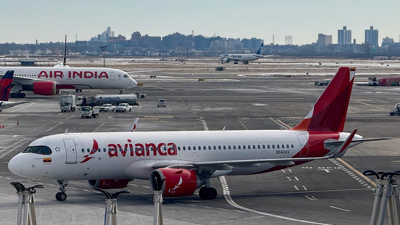 Airbus A320-251N - Avianca - N942AV