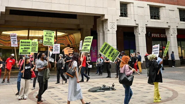 Amazon warehouse workers outside the National Labor Relations Board 01