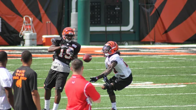 Brandon Tate defended by Dre Kirkpatrick