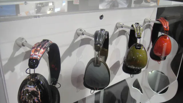 CES 2012 - Skullcandy headphones