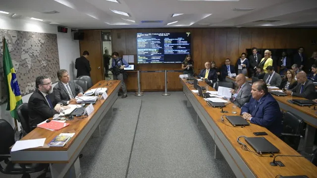 CRE - Comissão de Relações Exteriores e Defesa Nacional
