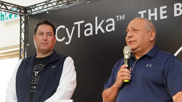 Doron Amir and Gadi Eisenkot at CyTaka's Cyber Negev competition 2022-04-05
