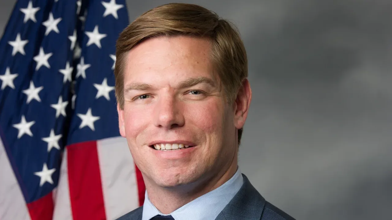 Eric Swalwell's official portrait for the 114th US Congress session.