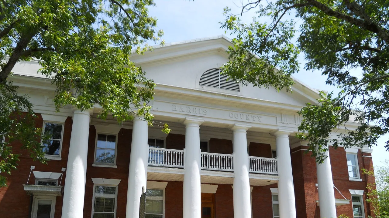 This is a photograph of the Harris County Courthouse located in Hamilton, Georgia