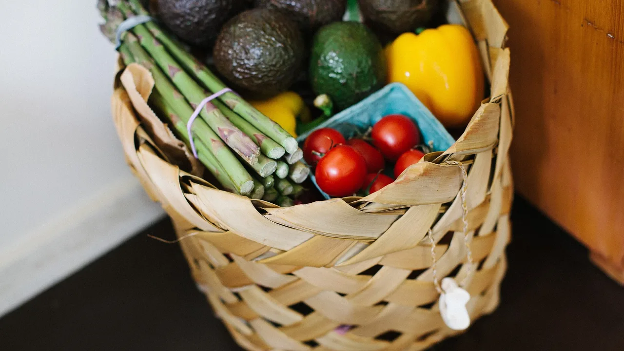Healthy Grocery Shopping (Unsplash)