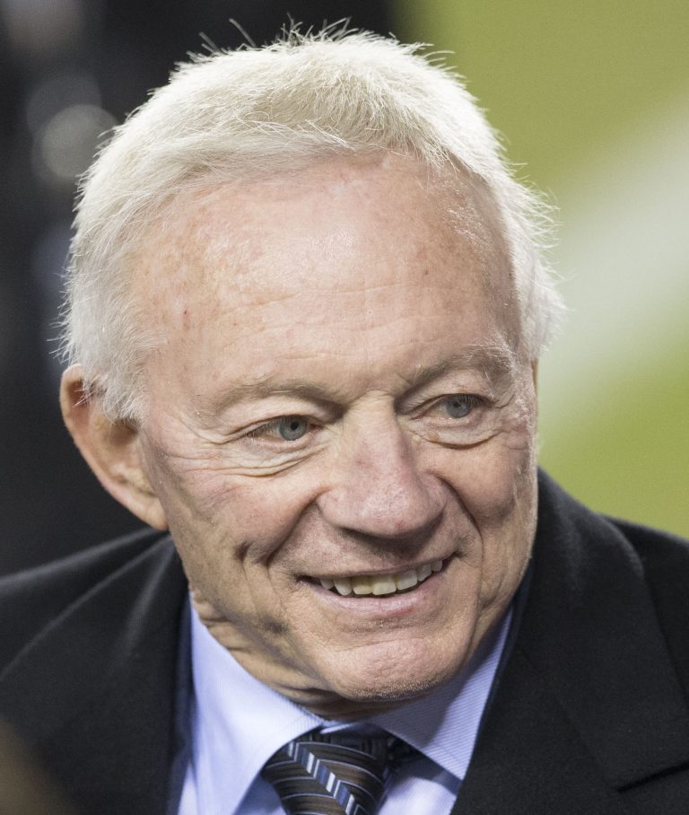 Jerry Jones 2015 (2)