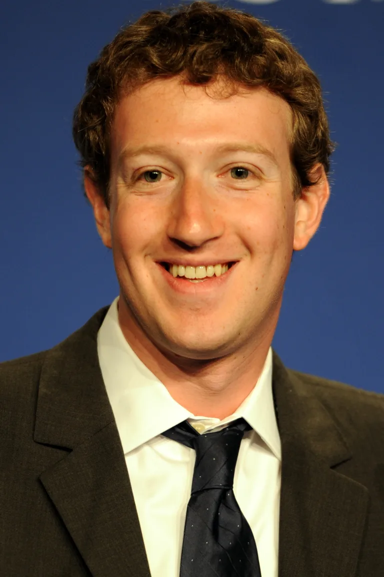 Mark Zuckerberg at the 37th G8 Summit in Deauville 018 v1