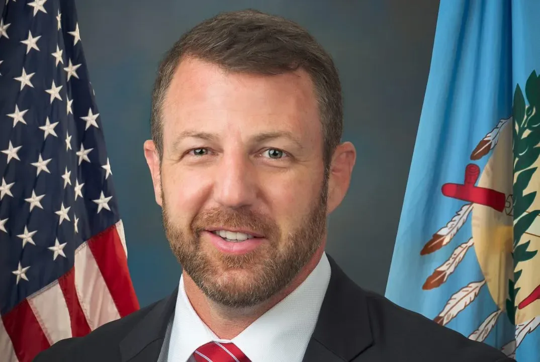 Official photo of Senator Markwayne Mullin (R-OK)