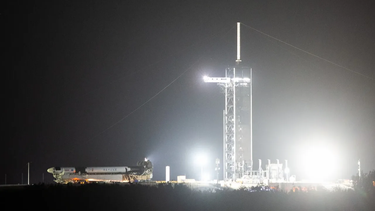 NASA’s SpaceX Crew-6 Falcon 9-Dragon Rollout to Launch Pad 39A (NHQ202302220007)