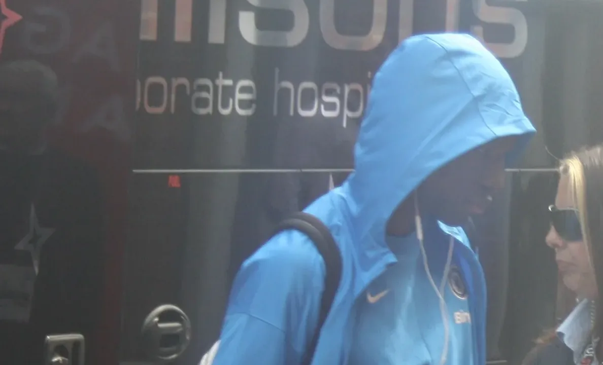 Nicolas Jackson arriving at Craven Cottage prior to the Premier League match between Fulham and Chelsea on 20 April 2025.
