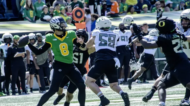 Oregon National Guard salutes service at University of Oregon Spring football game