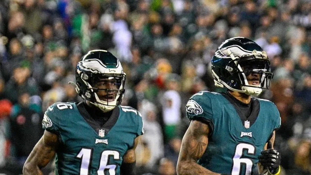 Quez Watkins & DeVonta Smith Eagles NOV2022