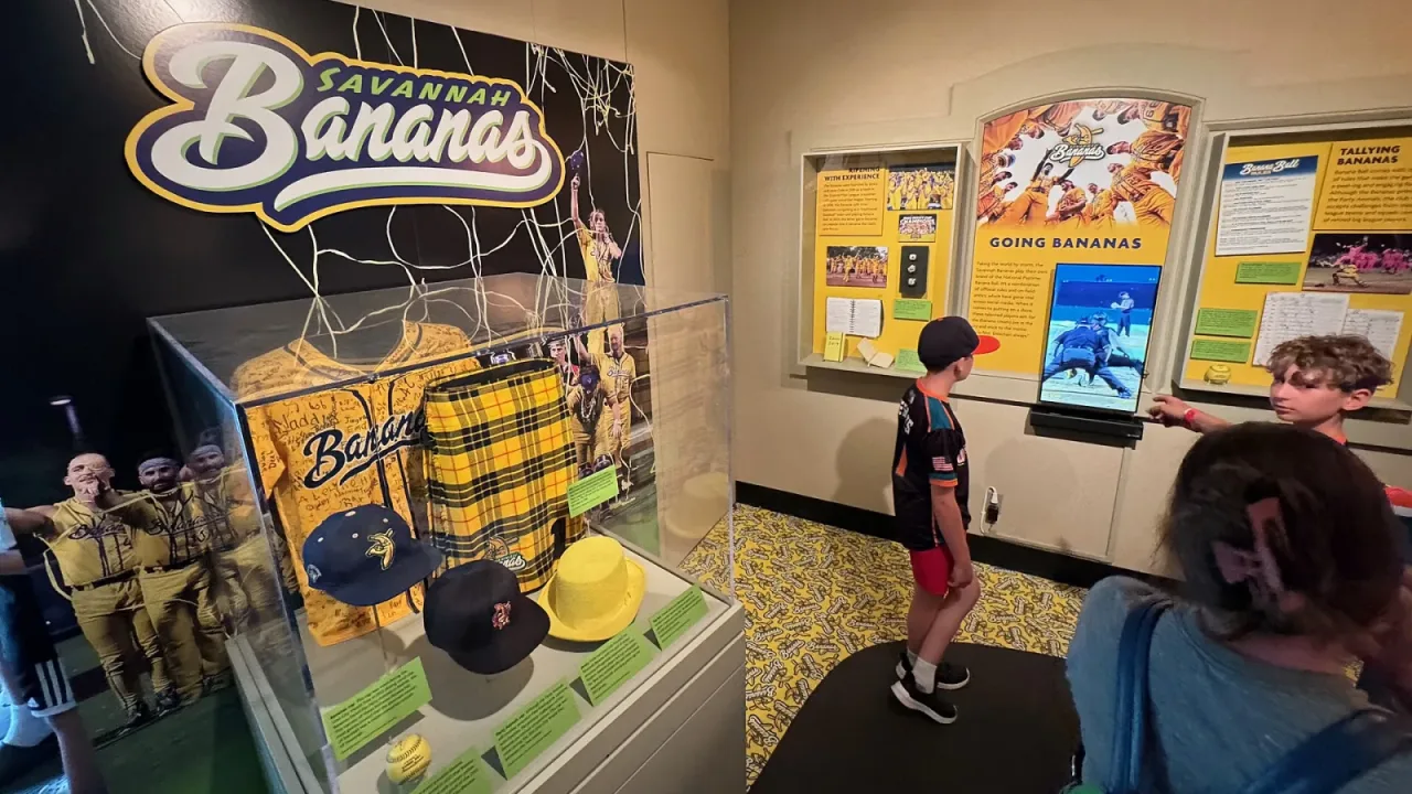 Savannah Bananas exhibt