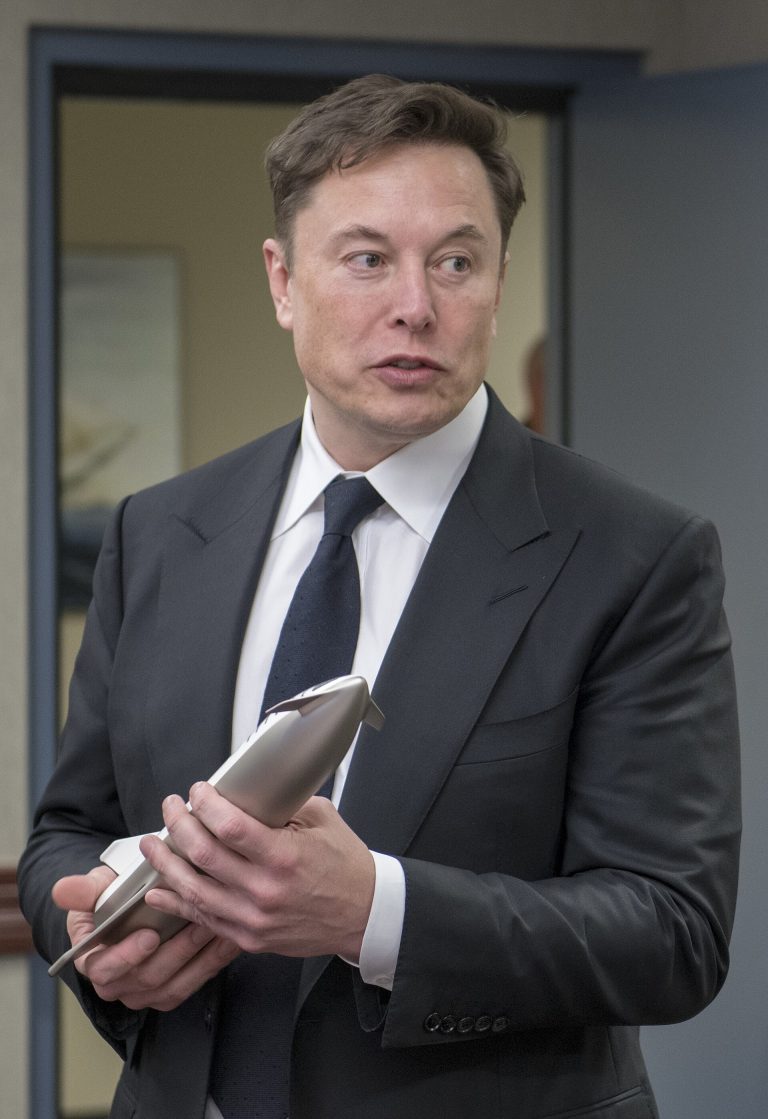 SpaceX CEO Elon Musk visits N&NC and AFSPC (190416-F-ZZ999-006)