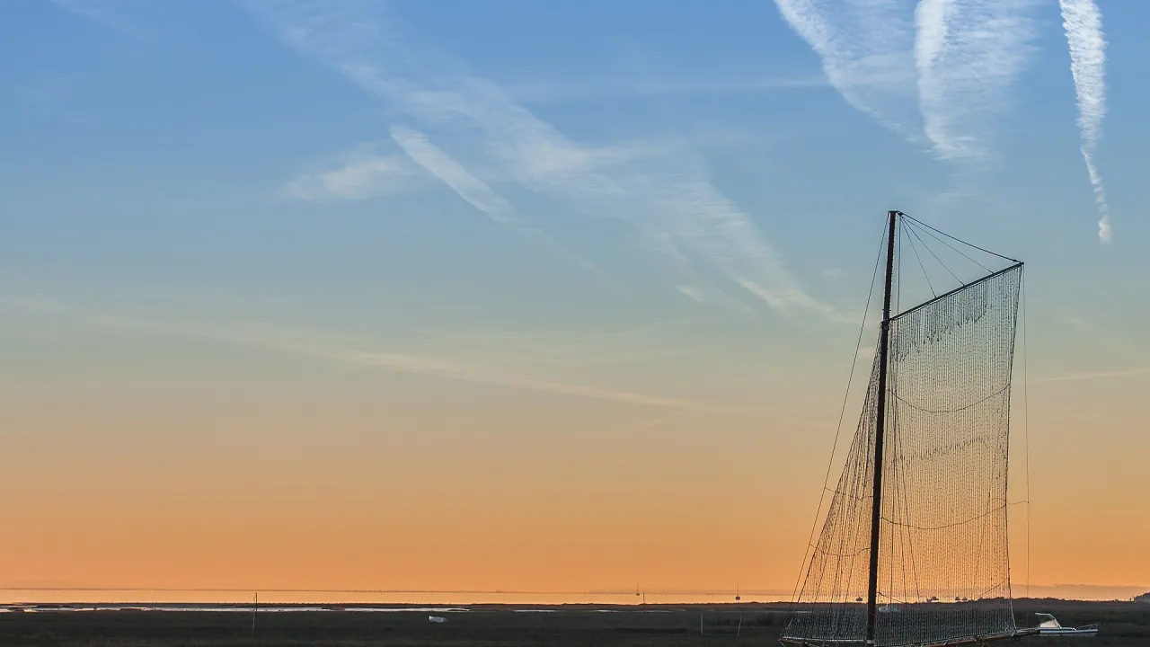 Sunset Coucher de soleil - Cap Ferret Bassin d'Arcachon Ocean Pecheur Fisherman Beach Plage Waves Vagues Water Eau Boat Bate…