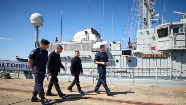 Volodymyr zelenskyy and andy burnham ship