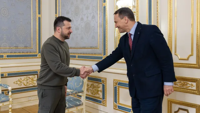 Minister of Foreign Affairs Radosław Sikorski made Ukraine his first foreign visit.